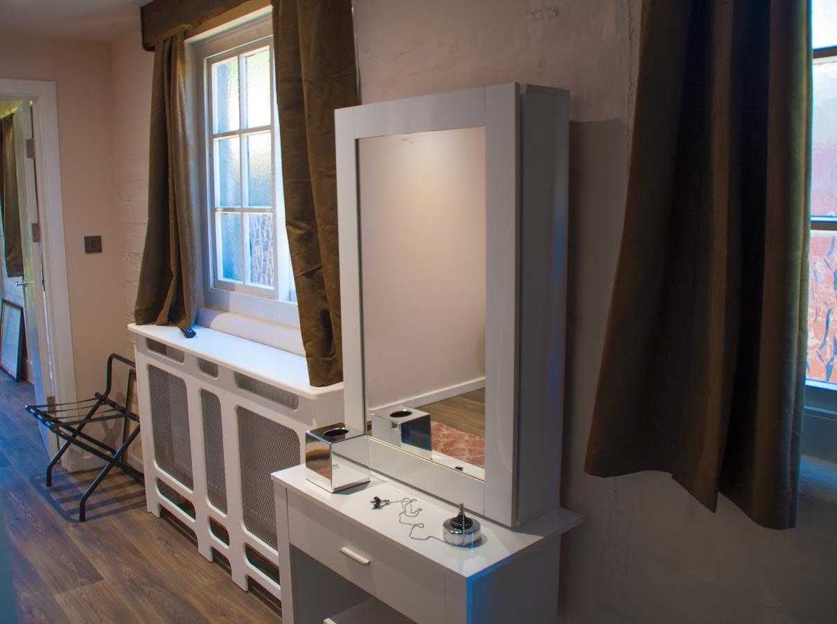 The Stable Suite At York Racecourse Bagian luar foto