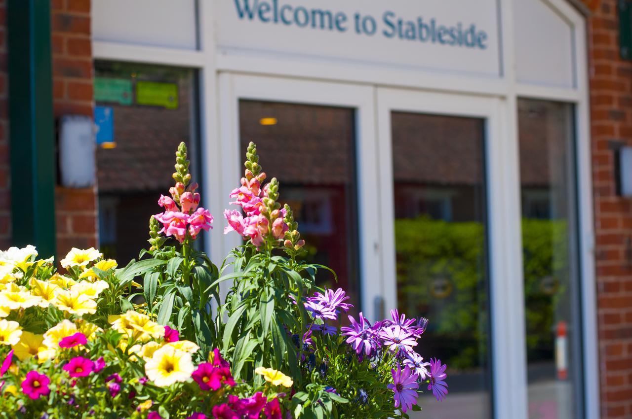 The Stable Suite At York Racecourse Bagian luar foto